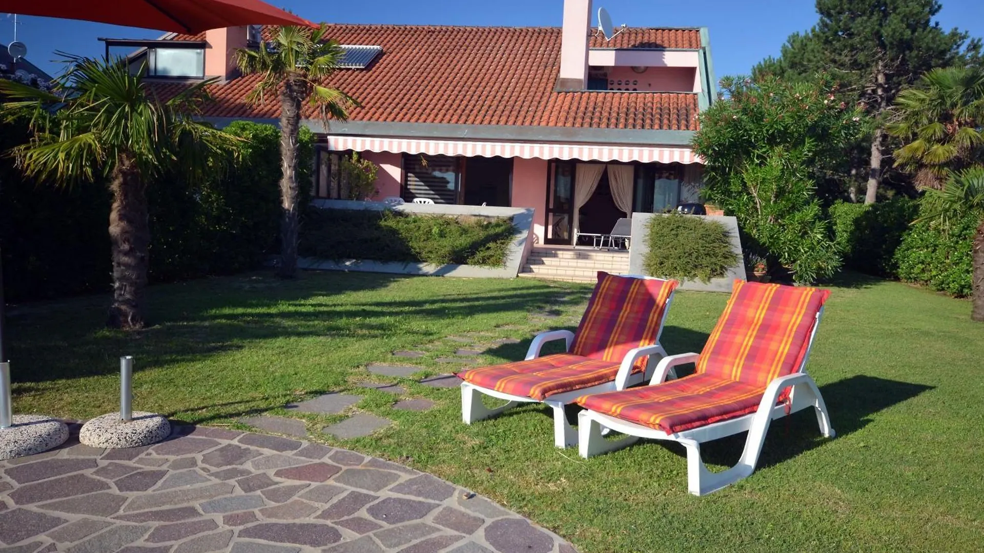 Tartaruga Villa Caleri 0*,